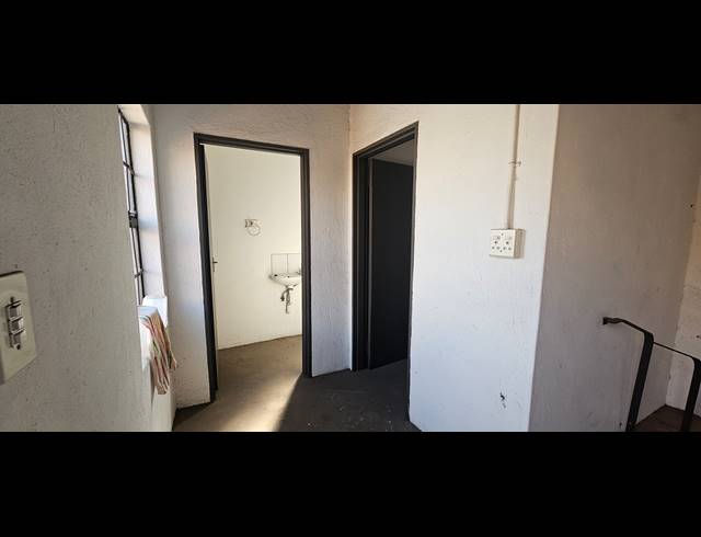 170M² WAREHOUSE TO LET IN NELSPRUIT CENTRAL